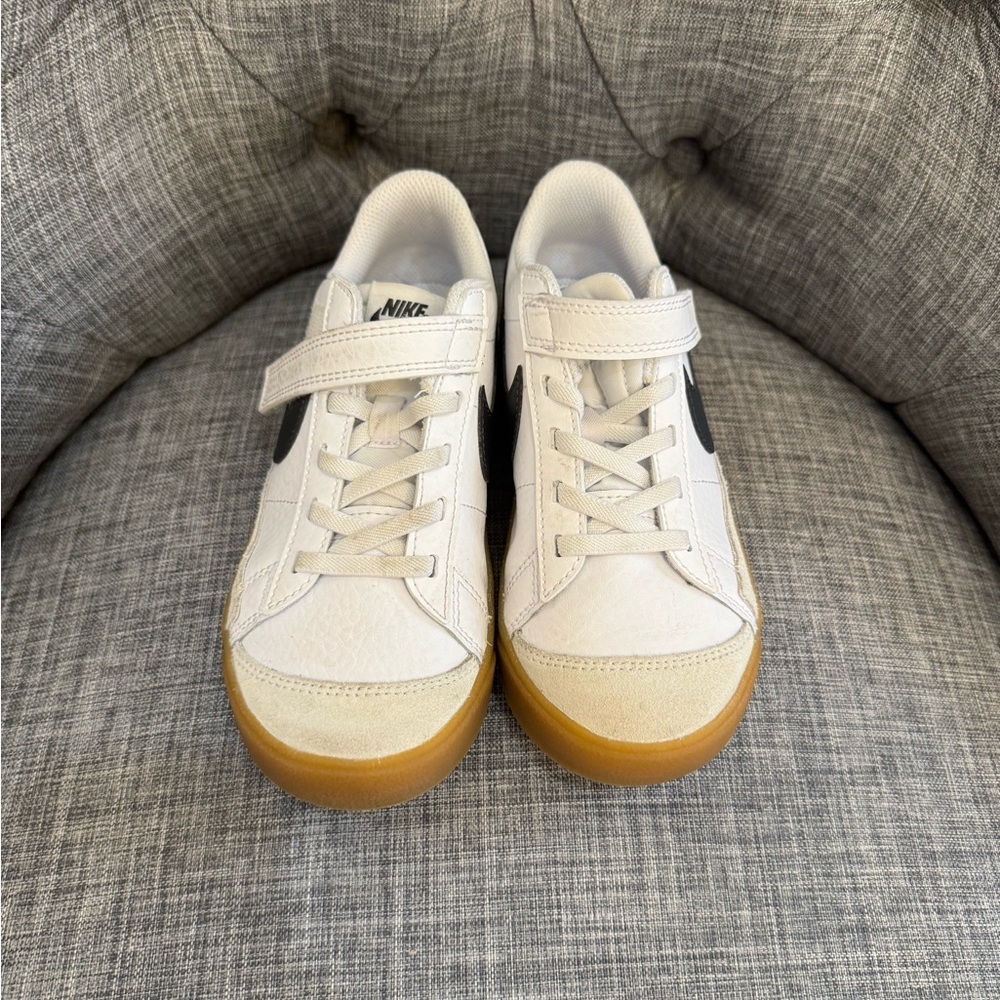 Nike Kids' White & Black Low-Top Sneakers with Court Legacy size 1